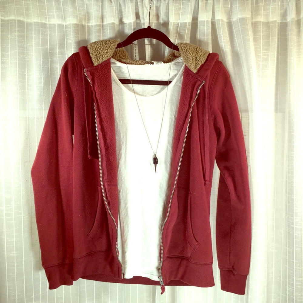 ❄️SALE❄️ Worn once wine/burgundy hoodie
